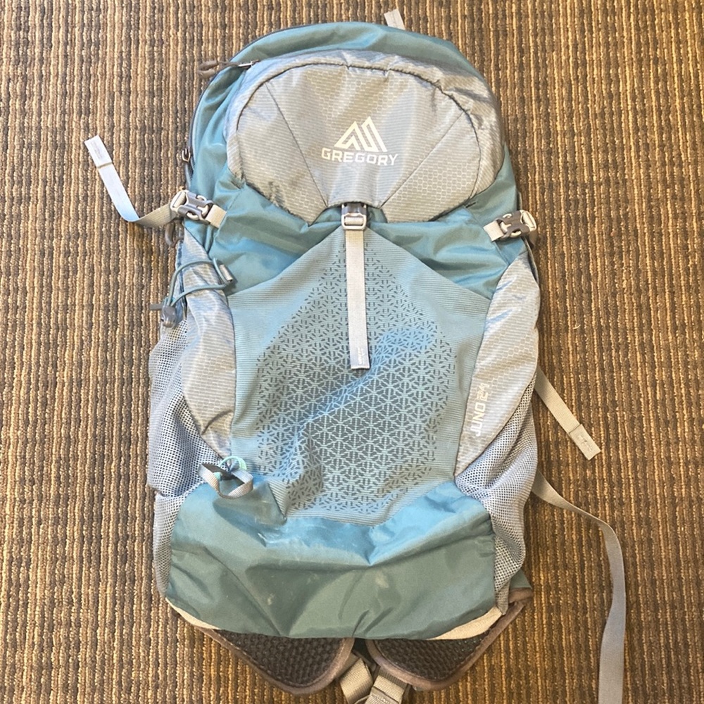 Gregory Juno 24 hiking pack reservoir/hydration compatible